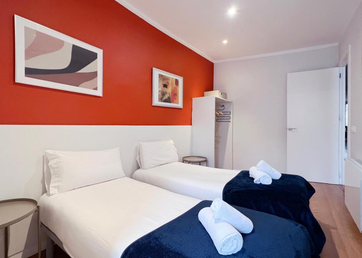 Stay U-Nique Apartments Travessera Barcellona Esterno foto